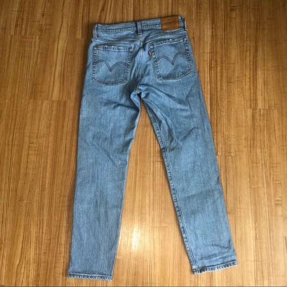 Levi’s Light Wash Button Fly Wedgie Jeans - Picture 5 of 12